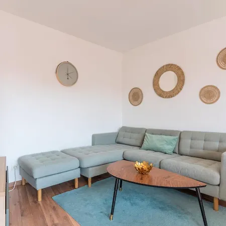 Quiet 1 Bedroom Parking Old דירה *