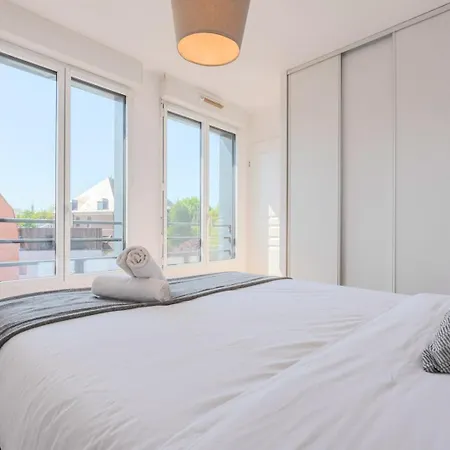 Quiet 1 Bedroom Parking Old